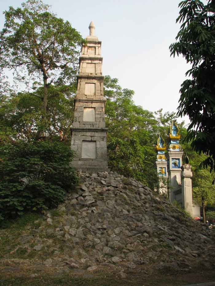 Khác với tháp Phổ Minh hay tháp Bình Sơn, tháp bút trong quần thể di tích bên hồ Gươm ở Hà Nội lại mang nét riêng, gắn liền với nền văn hóa Nho giáo.