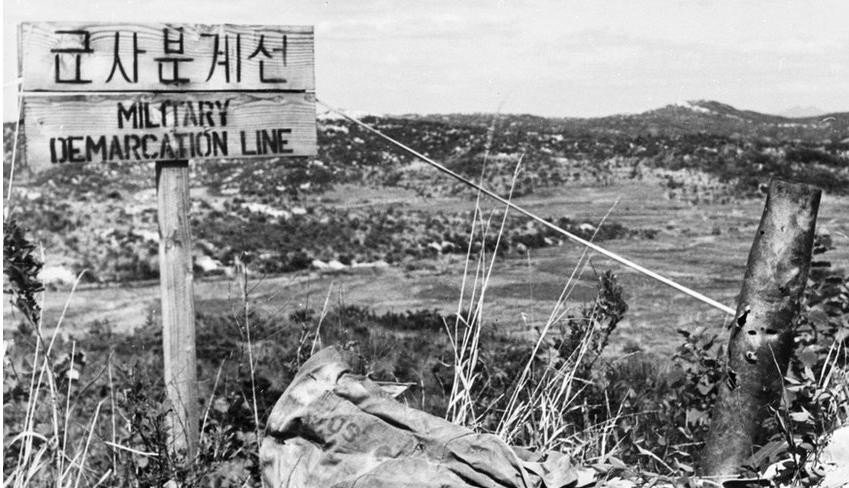 Tháng 6/1950, khi thế giới đang chao đảo với chiến tranh Thế giới II, thì cuộc chiến giữa Nam - Bắc Triều Tiên bùng nổ tại vĩ tuyến 38.