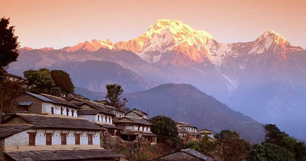 Nepal chính là chiếc cầu bắc từ bình nguyên Ấn Độ đi cao nguyên Tây Tạng...