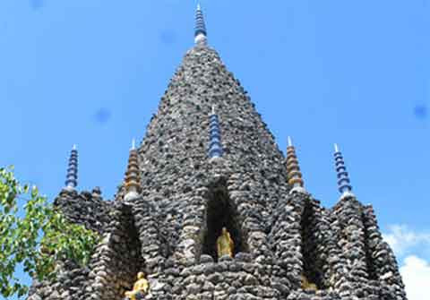 Tháp Bảo Tích ở chùa Ốc.