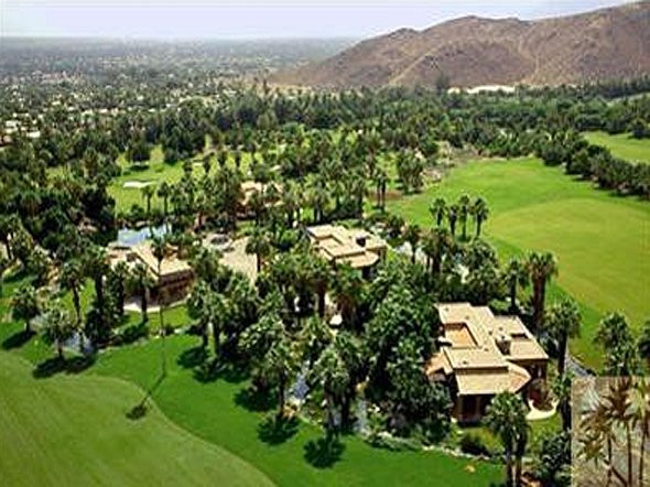 Nhà đồng sáng lập kiêm CEO hãng phần mềm Oracle Larry Ellison có rất nhiều biệt thự để lựa chọn làm nơi nghỉ ngơi. Trong đó phải kể đến khu dinh thự Porcupine Creek trị giá 43 triệu USD.