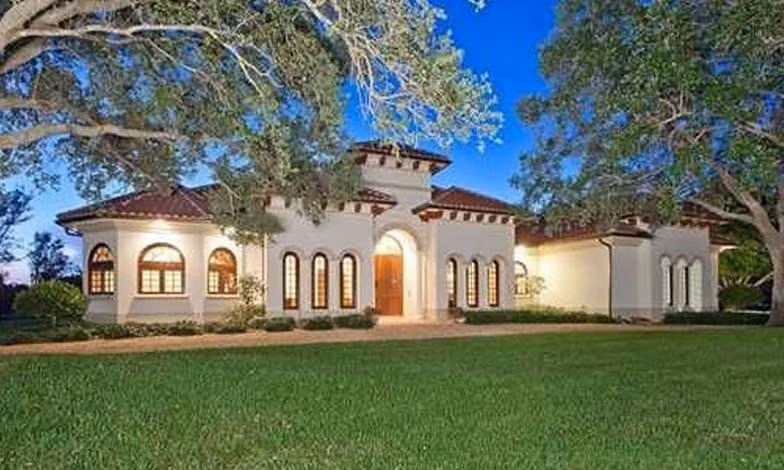 Bill Gates gần đây đã chi đến 8,7 triệu USD để mua một trang trại nuôi ngựa ở Florida. Trang trại này rộng khoảng 4,8 mẫu và có một chuồng ngựa với sức chứa khoảng 20 con.