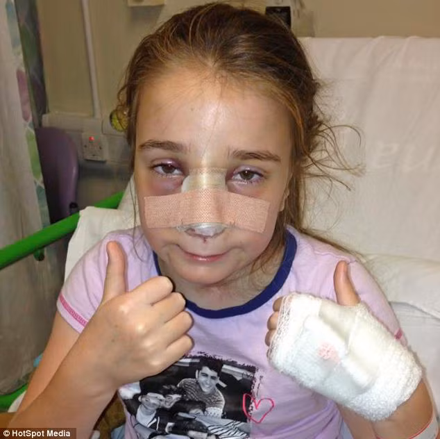 Sau khi Zoe được phẫu thuật, ống khí quản cũng được gỡ bỏ nhưng mũi cô bé vẫn bị biến dạng. Vì vậy, cô bé đã phải phẫu thuật lần nữa để tái tạo lại nó.