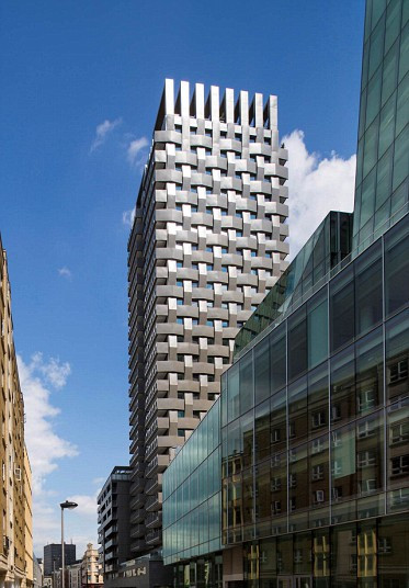 12,3 triệu USD là giá của căn hộ penthouse 4 phòng ngủ thuộc tòa nhà Triton 25 tầng tại Regent Place, Sydney, Australia.