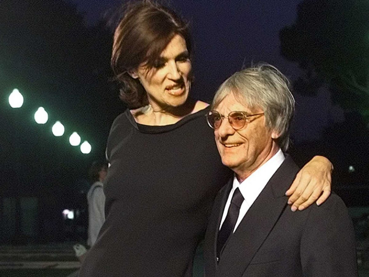 Ecclestone đã kết hôn 3 lần, nhưng nổi bật nhất là cuộc hôn nhân với cựu người mẫu Slavica Ecclestone trong vòng 23 năm. Cuộc hôn nhân của hai người kết thúc vào năm 2009 và lúc đó, tỷ phú Ecclestone phải trả Slavica 1,52 tỷ USD trong tổng số tài sản 3,65 tỷ USD của mình.