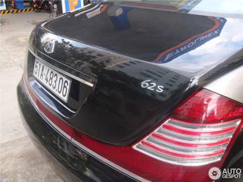 Từ khi đặt hàng, chủ nhân của chiếc siêu xe hạng sang và hiếm này được lựa chọn chất liệu nội thất, màu sắc và một số tiện nghi theo ý thích của mình.