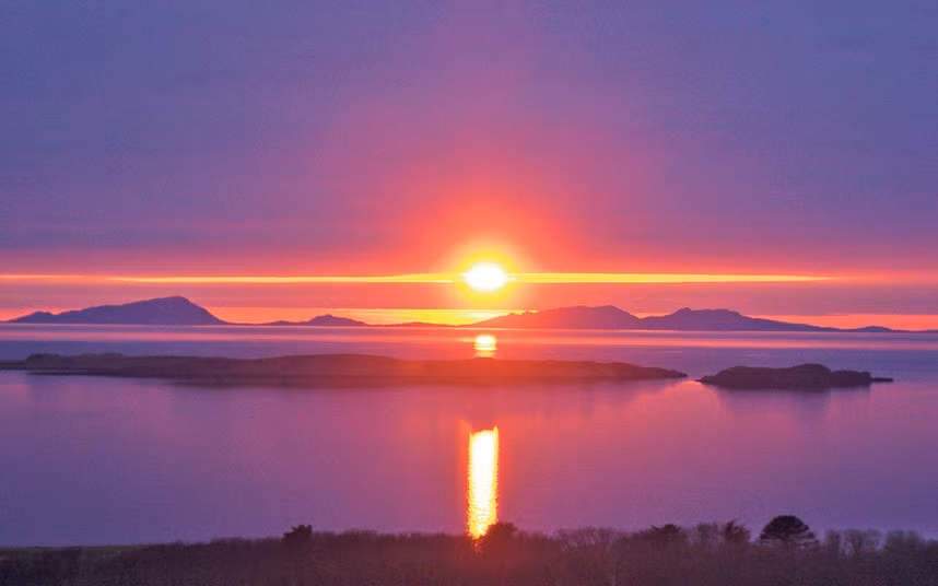 Đảo Skye - một trong những địa điểm du lịch có cảnh quan thiên nhiên hoang sơ tuyệt đẹp ở Scotland.