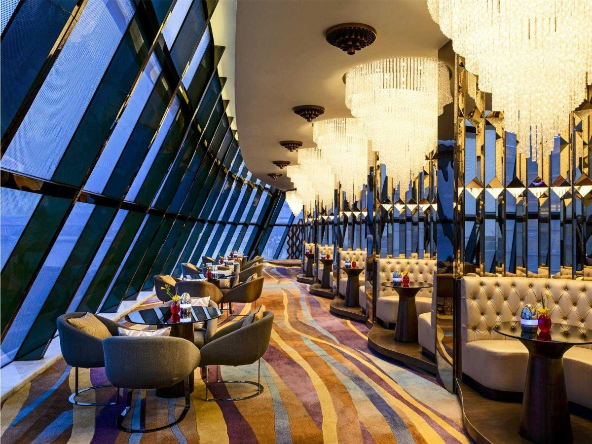 Sảnh lớn của nhà hàng cũng có tầm nhìn ra hồ Taihu.