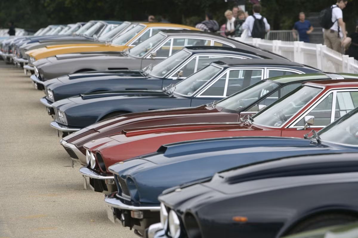 “Chúng tôi chỉ sản xuất khoảng 65.000 xe trong toàn bộ lịch sử 100 năm từ khi thành lập cho đến nay" Giám đốc điều hành hãng Aston Martin Ulrich Bez cho biết. "Mọi người có thể ngắm nhìn rất nhiều người trong số chiếc xe hàng hiếm của công ty chúng tôi quy tụ tại London. Đây là một dịp vô cùng đáng nhớ”.