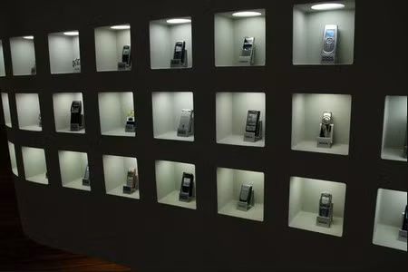 Điện thoại di động nổi tiếng của hãng Nokia được trưng bày ở đây.