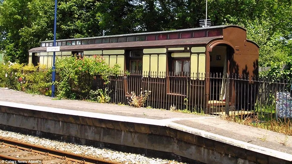 Ban đầu, cặp đôi Strouds chỉ có ý định chuyển đổi toa xe lửa bỏ hoang làm nhà ở cho gia đình.