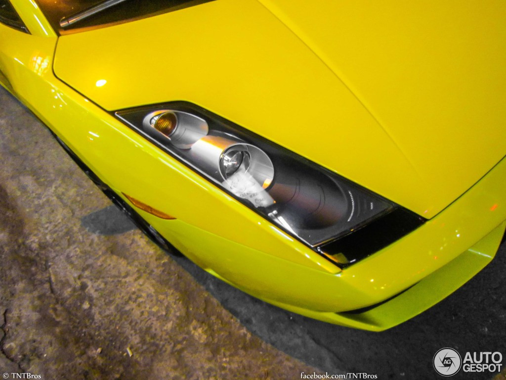 Phiên bản đặc biệt này còn được trang bị camera quan sát.