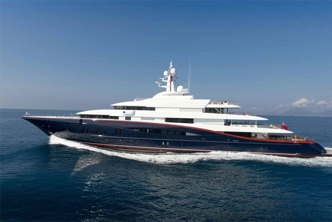 Nirvana có thể chở đủ thực phẩm, nước uống và nhiên liệu để thực hiện một hành trình không nghỉ xuyên Thái Bình Dương. Hiện du thuyền này vẫn chưa có khách mua.