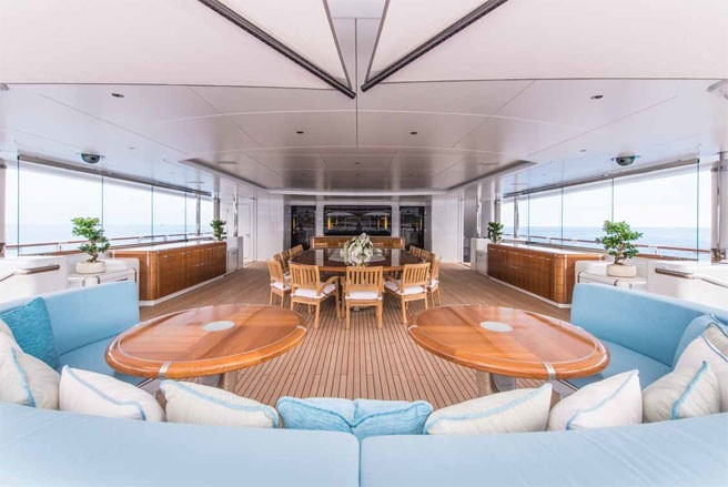 Du thuyền còn có một salon tóc, spa làm đẹp và một phòng tập thể thao.