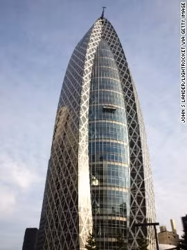 Tháp Tokyo Mode Gakuen Cocoon, Nhật Bản. Tòa nhà có chiều cao 204 m với 50 tầng, là một cơ sở thuộc ngành giáo dục được xây dựng tại quận Nishi-Shinjuku, Thủ đô Tokyo, Nhật Bản. Hình dáng cái kén của tòa nhà tượng trưng cho hình ảnh đào tạo và giảng dạy các sinh viên học tập bên trong thành những công dân tài giỏi cho xã hội.