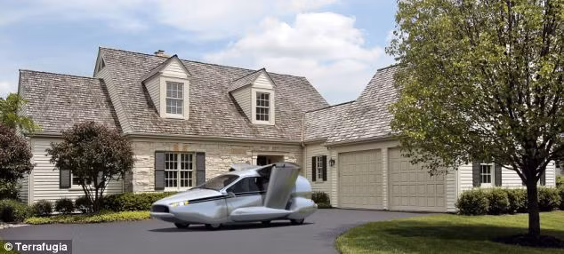 Công ty Terrafugia đang phát triển thế hệ thứ ba của chiếc xe hơi bay này để có thể đi vào sản xuất và bán ra thị trường vào năm 2015.