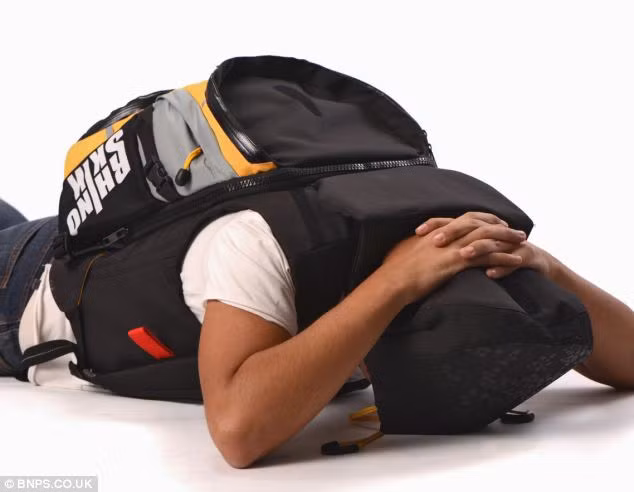 Chiếc ba lô chống bom được thiết kế để bảo vệ các cơ quan trọng.