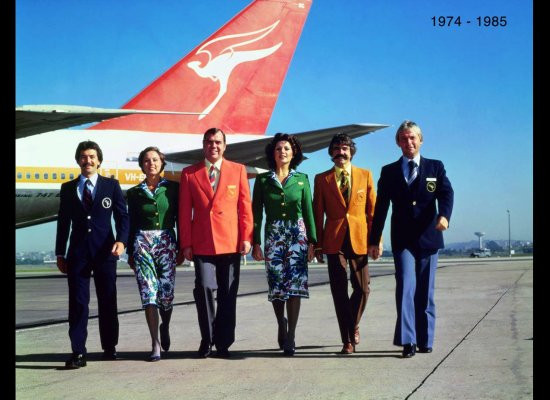 Trong tháng 11/1974, Qantas Airways ra mắt một bộ đồng phục tiếp viên hàng không mới.