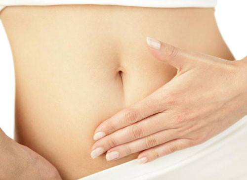 Rốn: Rốn cũng là mối quan hệ mật thiết với đường con cái. Nữ giới có rốn sâu một phân thì có một con và dễ sinh. Nếu rốn nhỏ thì thường phải mổ khi sinh con. Người mang thai từ 3 - 6 tháng mà lồi rốn thì sinh con gái, nếu rốn lồi ở tháng thứ 7, thứ 8 thì sinh con trai.