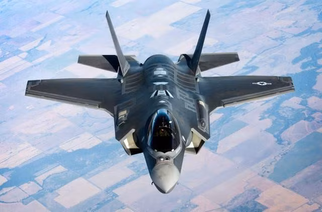 Kinh ngac gia cac chien dau co My vua pho dien trong ngay Quoc khanh-Hinh-2