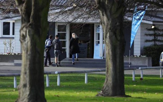 Do xo doi sung nhan tien mat sau tham sat o New Zealand-Hinh-2