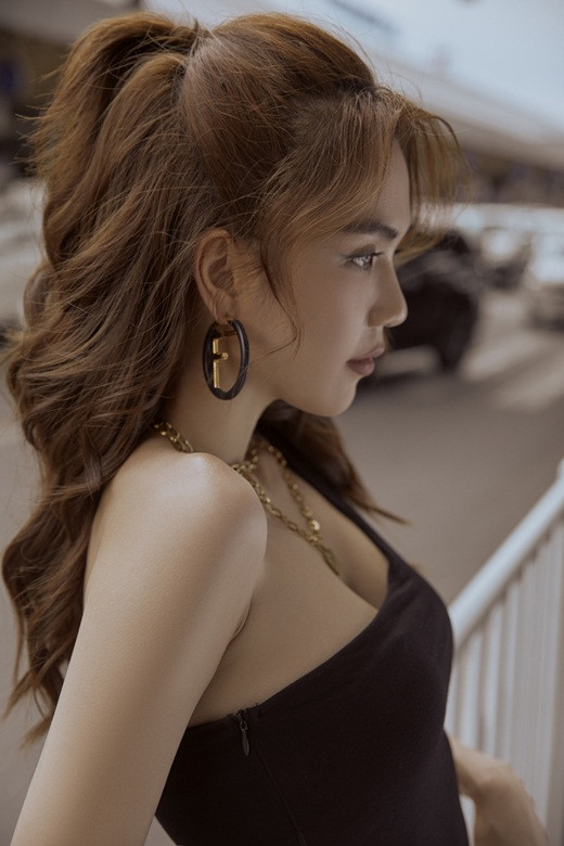 Cận cảnh nhan sắc tuổi 31 của Ngọc Trinh.
