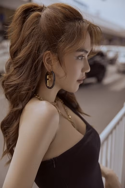 Cận cảnh nhan sắc tuổi 31 của Ngọc Trinh.