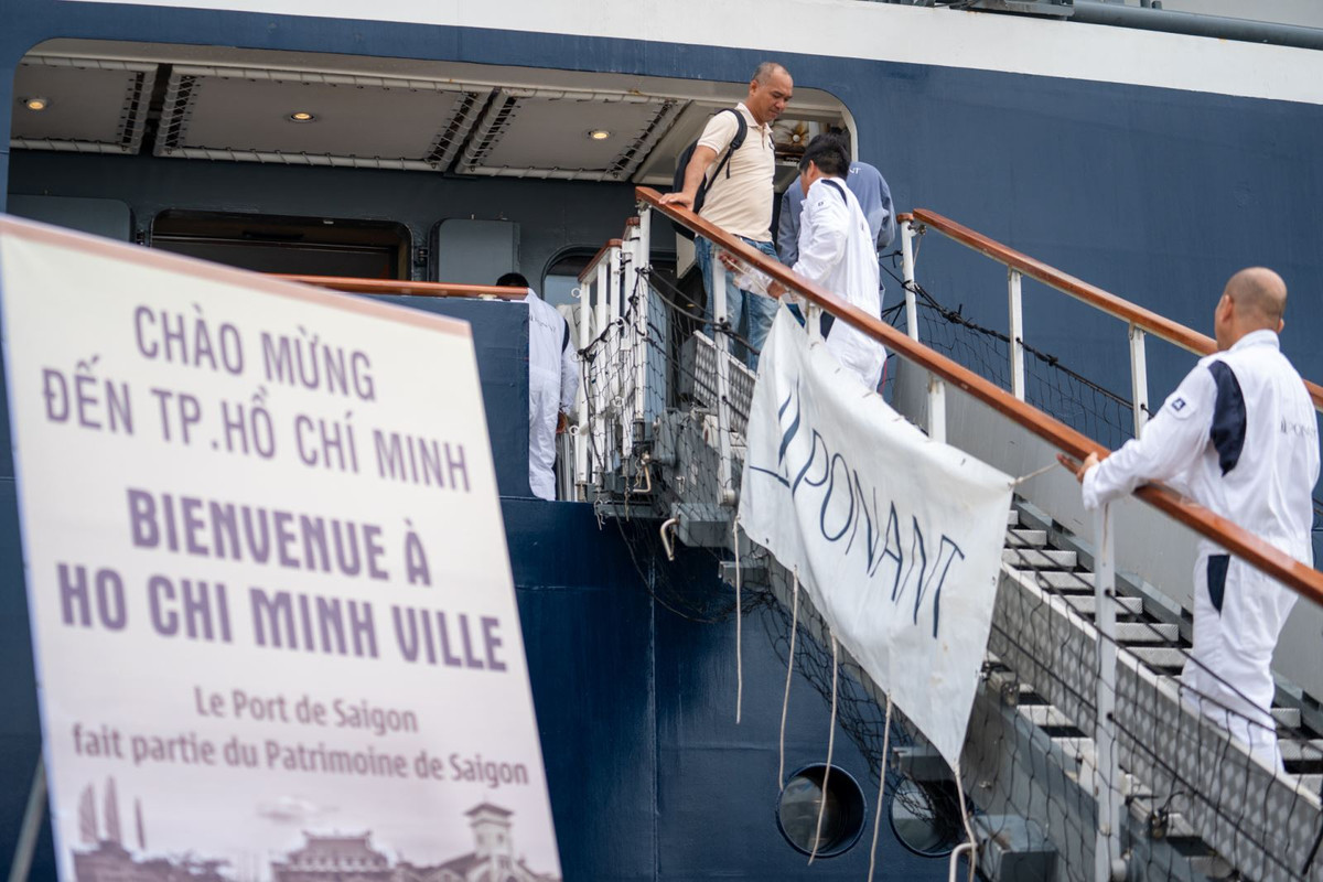 TP Ho Chi Minh don doan khach tau bien sau hon 2 nam-Hinh-6