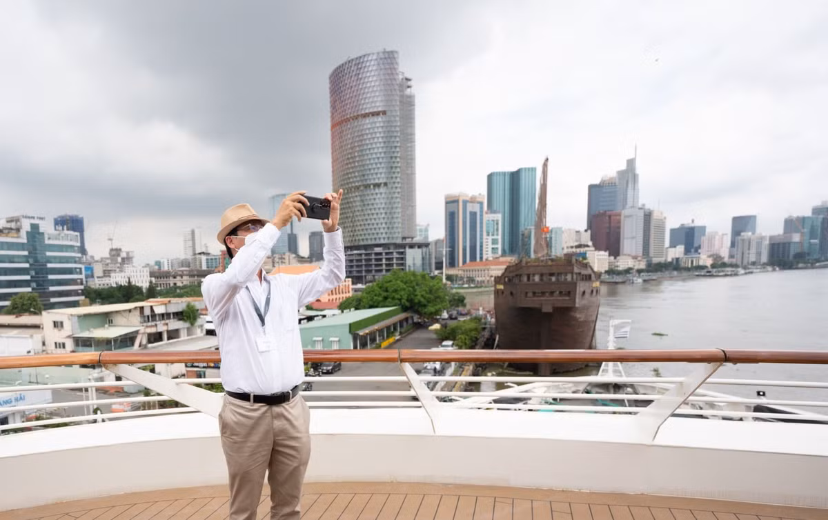 TP Ho Chi Minh don doan khach tau bien sau hon 2 nam-Hinh-11