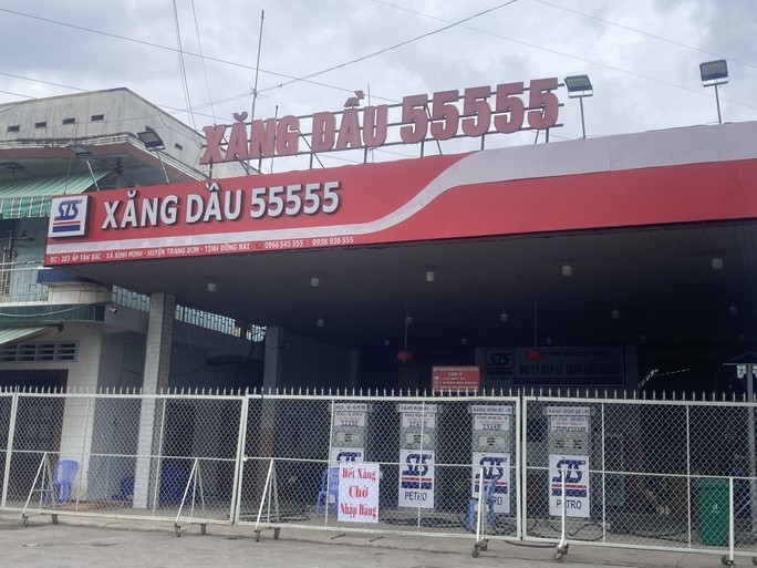 Bien bao het xang “doc nhat vo nhi” o Dong Nai-Hinh-3