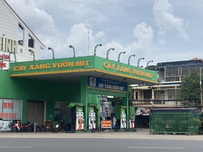 Bien bao het xang “doc nhat vo nhi” o Dong Nai-Hinh-7