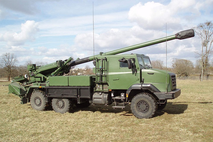 Ukraine sap nhan phao vien tro tu Phap