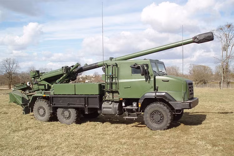 Ukraine sap nhan phao vien tro tu Phap