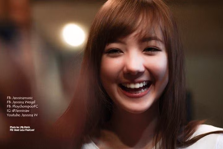 Nụ cười hồn nhiên của Jannina được các fan đặc biệt yêu thích.