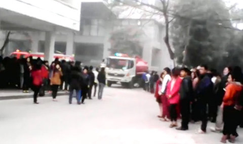 Sinh viên, giáo viên... nhanh chóng sơ tán.