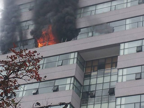 ... lan lên tầng 10 một ít.