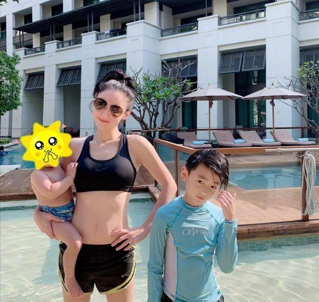 Lo mat cha de ngoai quoc cua con trai ut Truong Ba Chi?-Hinh-3