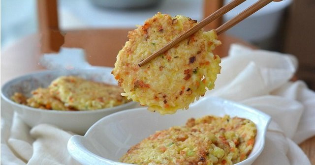 Cơm nguội còn thừa làm thế này ăn ngon, trẻ con cũng thích - Hình 2 Com nguoi con thua lam the nay an ngon, tre con cung thich-Hinh-2