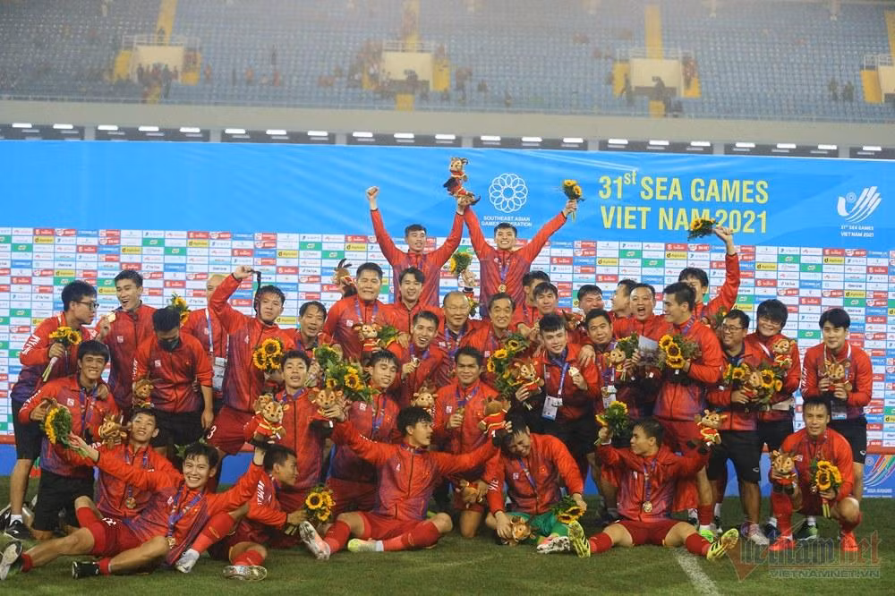 Vua gianh HCV SEA Games, U23 Viet Nam lap tuc len duong du giai chau A