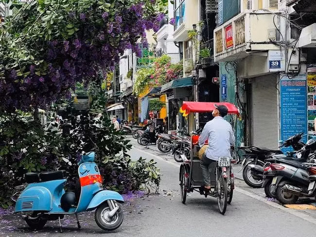 Bang lang tim gay giua pho co, dan tinh o at den check-in