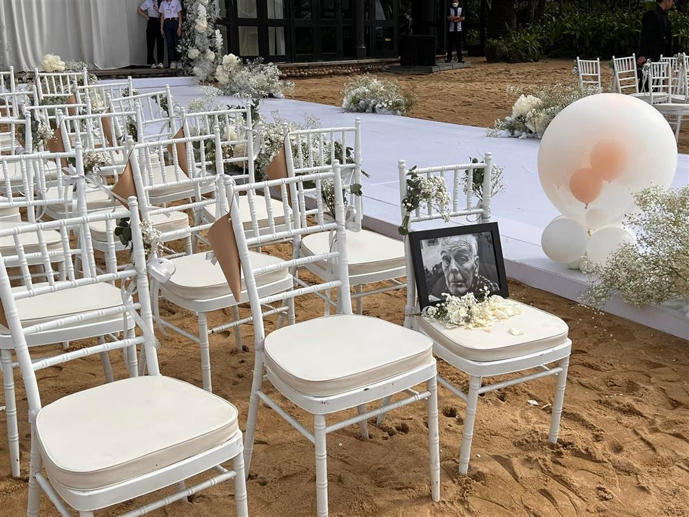 Di anh cha nuoi qua co xuat hien trong hon le Ngo Thanh Van-Hinh-3