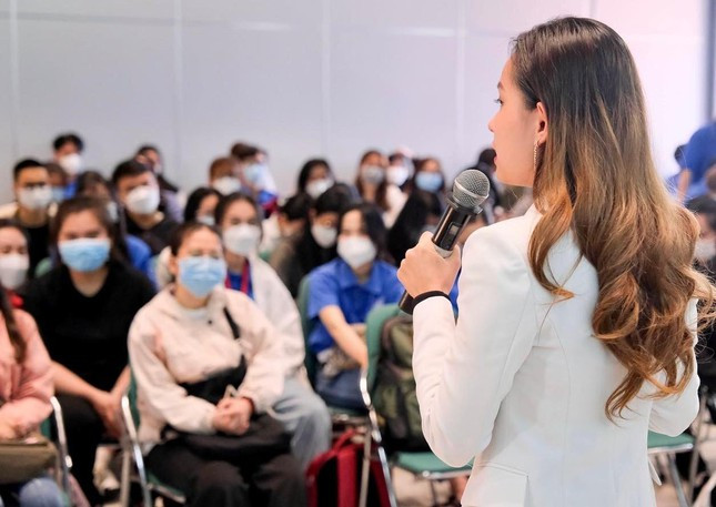 Co gai Sai thanh tro thanh CEO nam 19 tuoi, diem IELTS 8.0