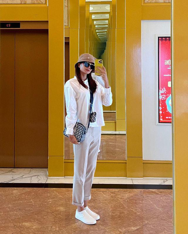 HHen Nie co biet tai tai che trang phuc thanh nhieu phong cach khac nhau-Hinh-4