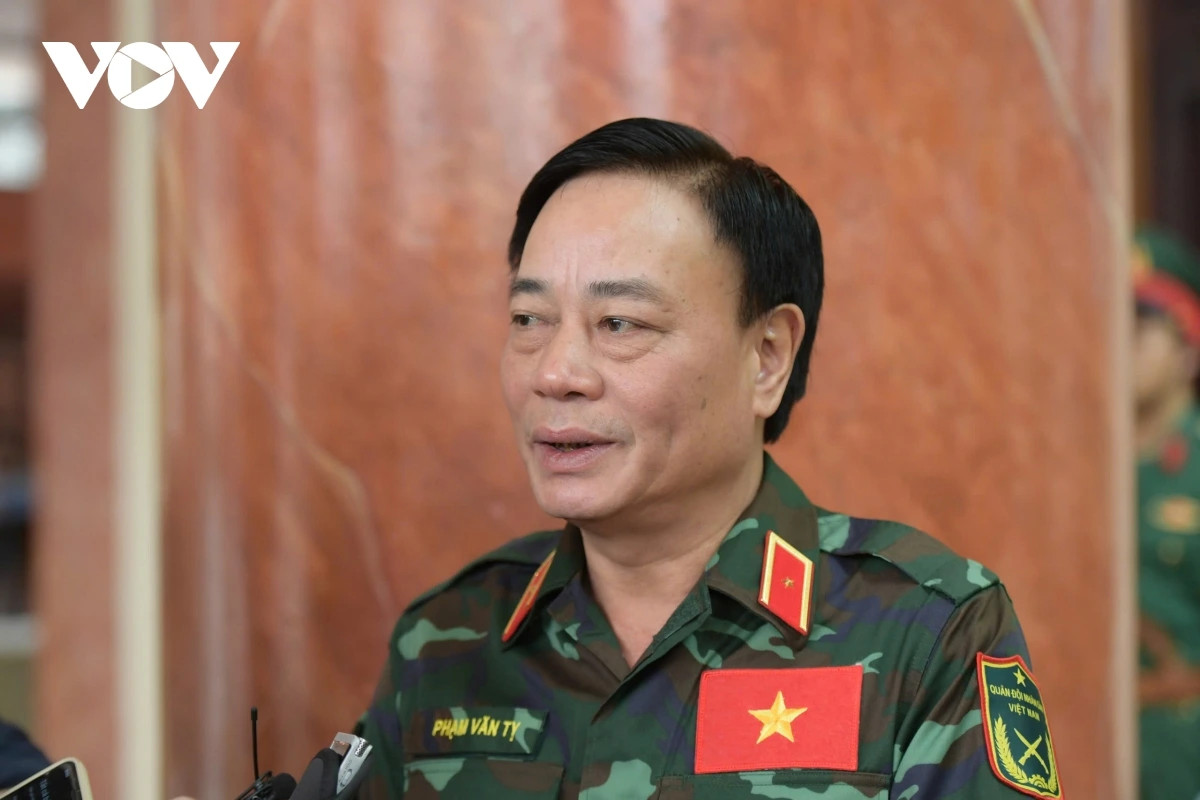 Luc luong tinh nhue nhat cua Viet Nam len duong cuu tro dong dat tai Myanmar-Hinh-2