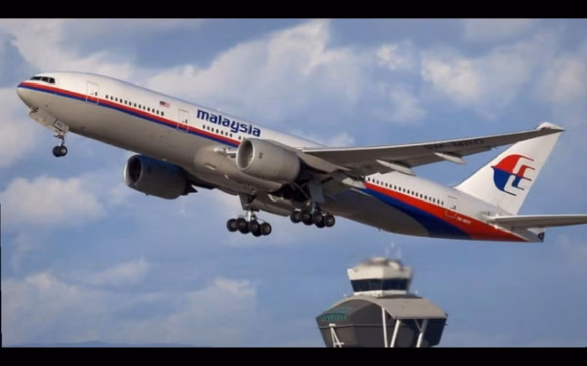 Máy bay mất tích mang số hiệu MH370 của Hãng hàng không Malaysia Airlines vẫn "bặt vô âm tín".