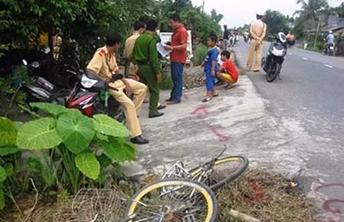 Vào thời điểm trên, em My đang đạp xe trên QL61, ấp Tân Long A, xã Tân Bình, huyện Phụng Hiệp, tỉnh Hậu Giang thì bị chiếc ô tô của CSGT công an tỉnh Hậu Giang do trung úy Nguyễn Trương Đại Lợi điều khiển lao sang trái tông vào. Em My dù được đưa đi cấp cứu ngay lúc đó nhưng đã không qua khỏi.