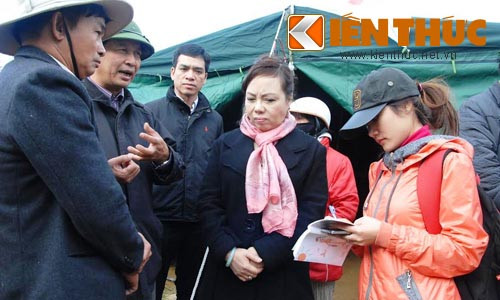 Bộ trưởng Bộ Y tế tại hiện trường vụ tai nạn lao động.