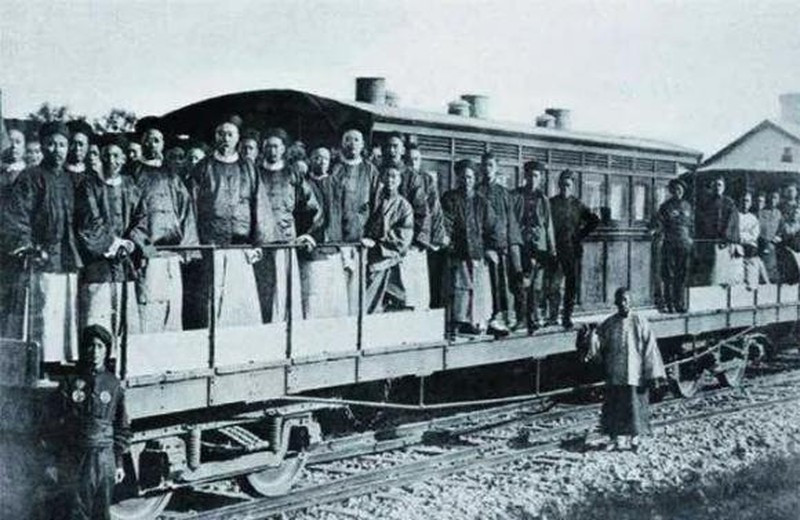 3 quy tac ky la cua Tu Hi Thai hau khi di tau hoa