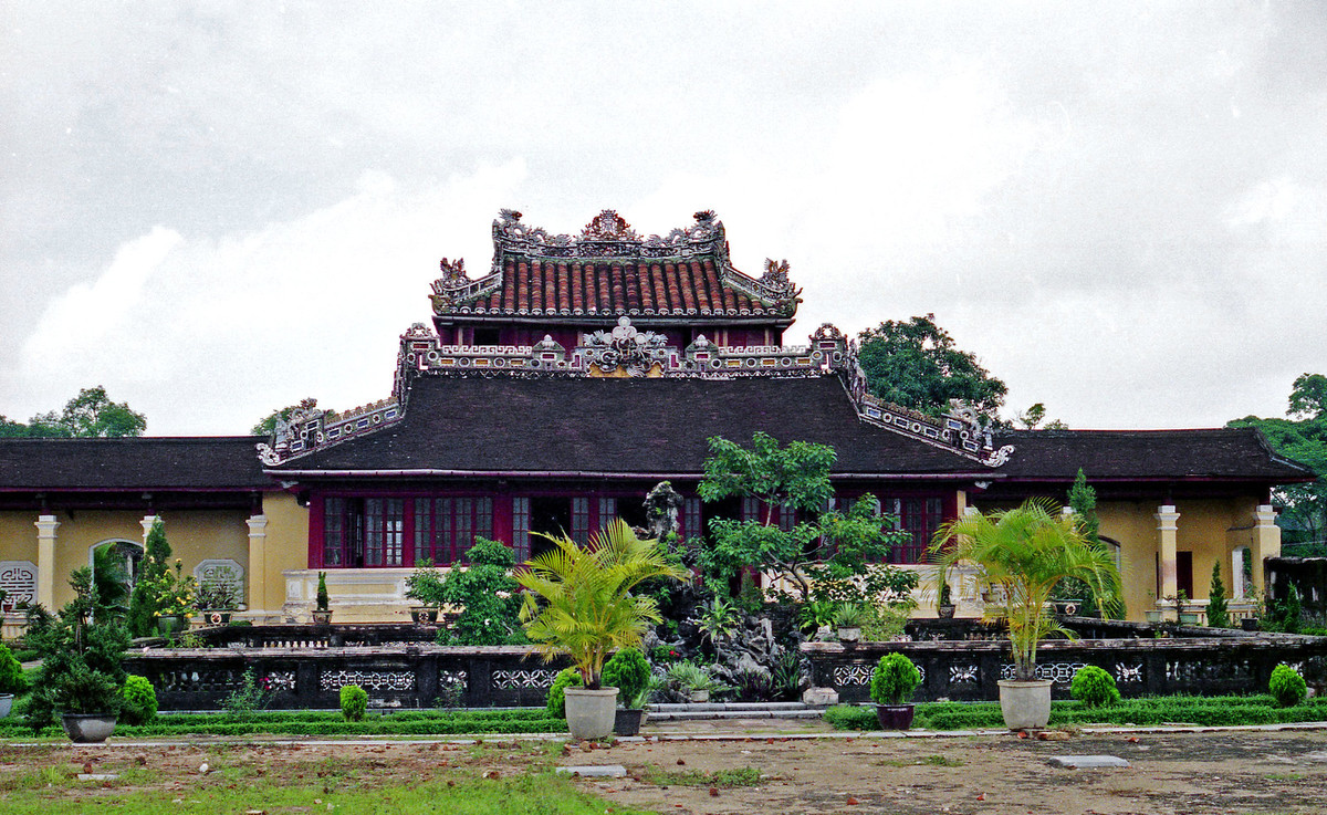 Thái Bình Lâu trong Tử Cấm Thành Huế.