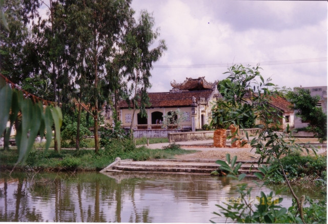 Bến nước của một ngôi làng ở vùng nông Việt Nam năm 1993. Ảnh: Travelservice Hebestreit/Flickr.